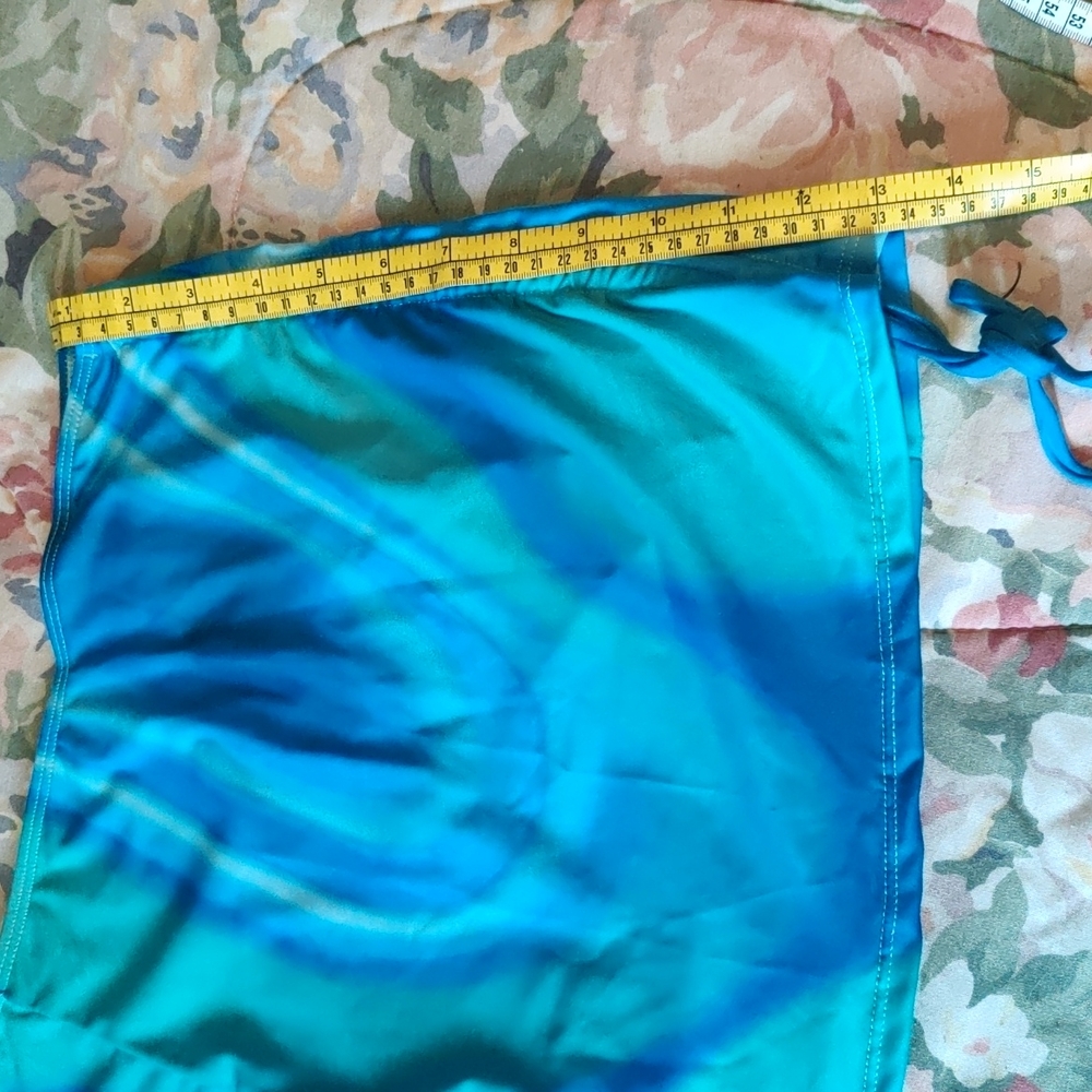 Ultra sexy and revealing swim size large with cover up - Picture 12 of 14